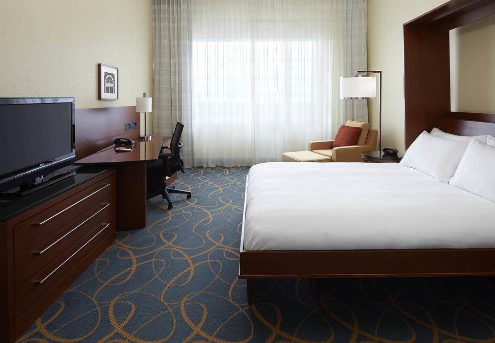 Marriott Montreal Airport In-Terminal Hotel Dorval Εξωτερικό φωτογραφία