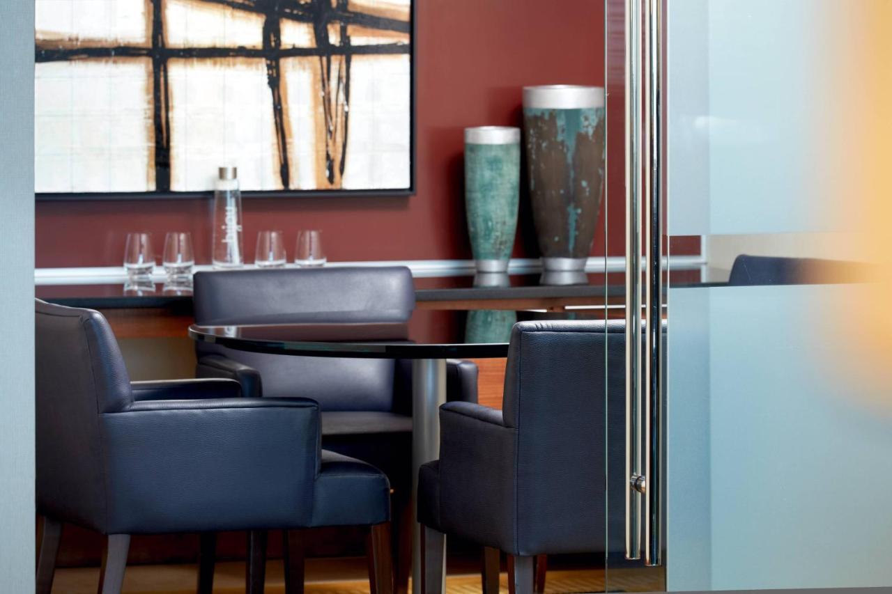 Marriott Montreal Airport In-Terminal Hotel Dorval Εξωτερικό φωτογραφία