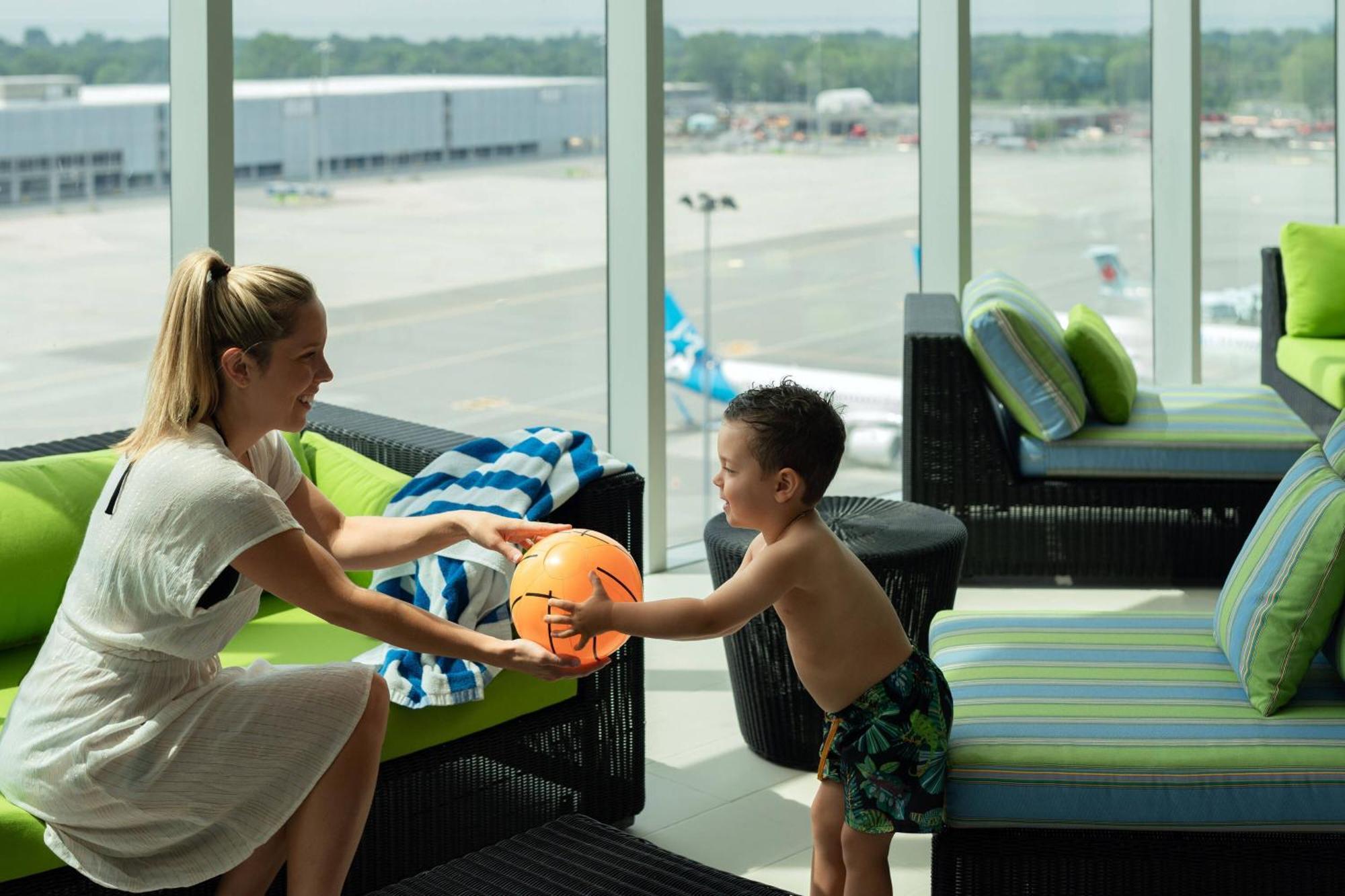 Marriott Montreal Airport In-Terminal Hotel Dorval Εξωτερικό φωτογραφία