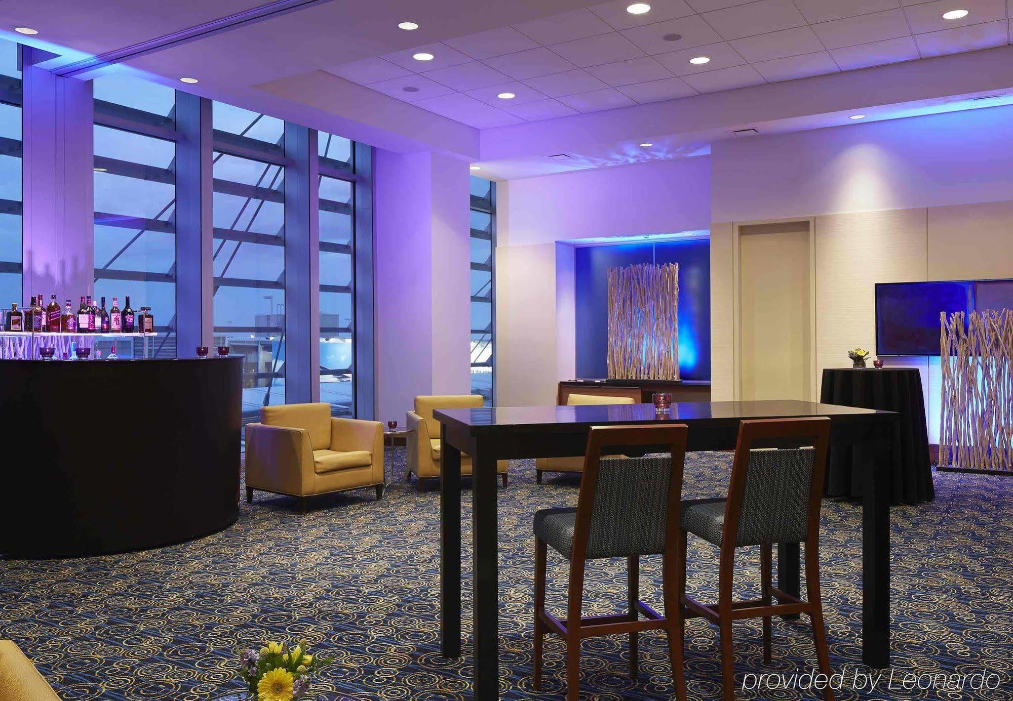 Marriott Montreal Airport In-Terminal Hotel Dorval Εξωτερικό φωτογραφία