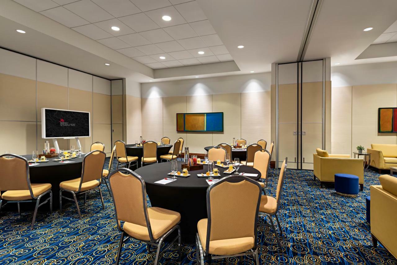 Marriott Montreal Airport In-Terminal Hotel Dorval Εξωτερικό φωτογραφία
