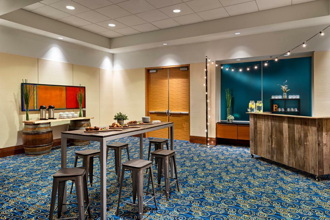 Marriott Montreal Airport In-Terminal Hotel Dorval Εξωτερικό φωτογραφία